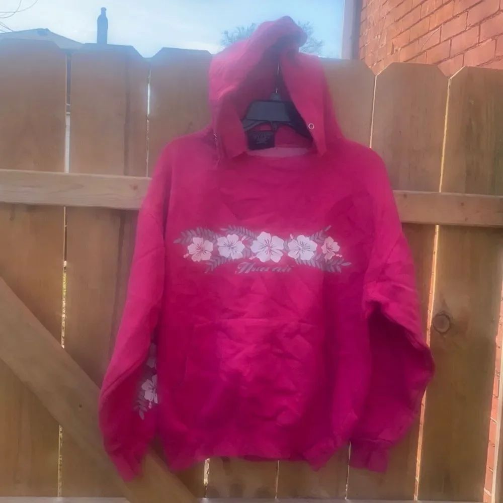 Hawaii sweatshirt sz. L FREE when you bundle